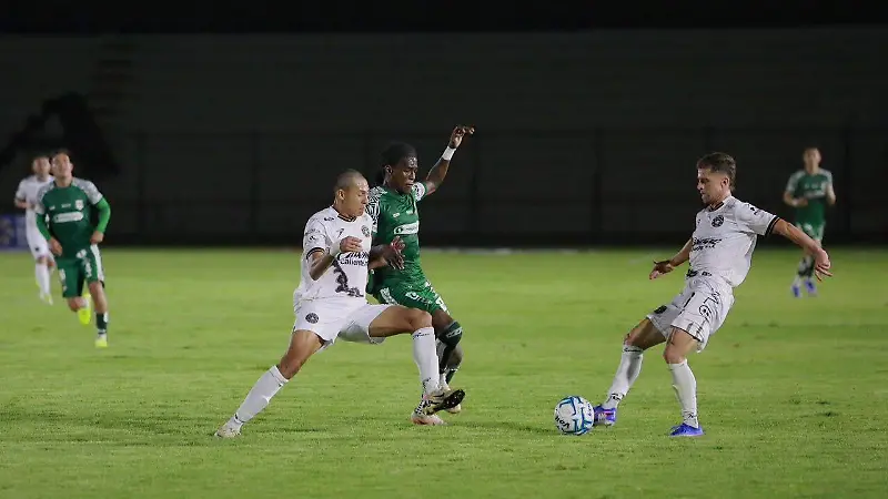 Alacranes vs Piratas